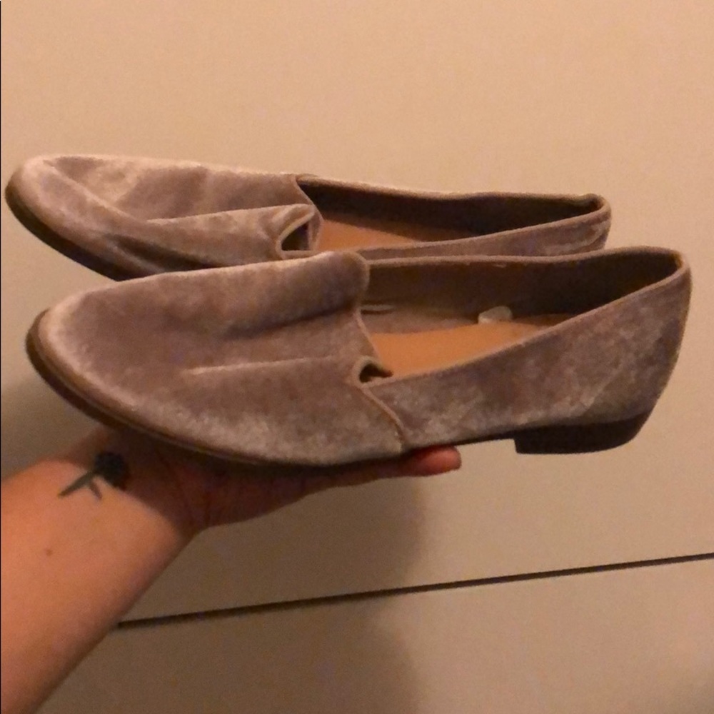 Women’s flats